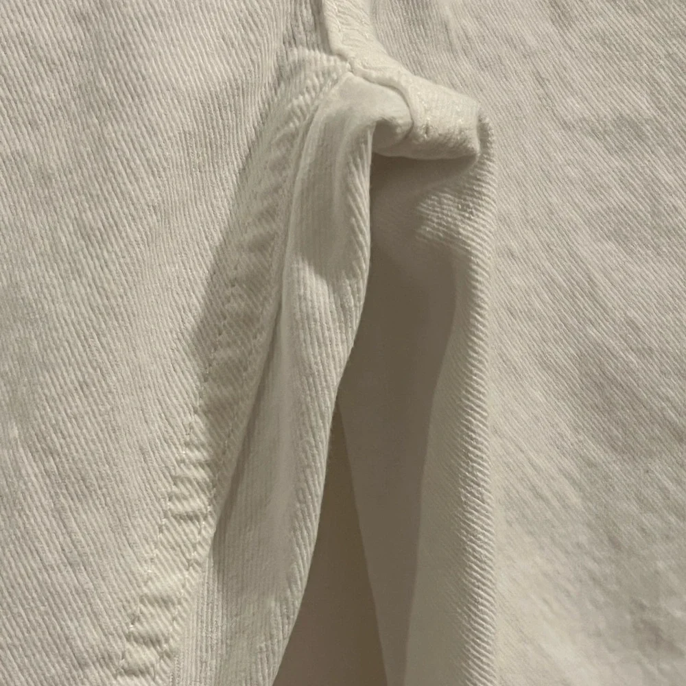 30. 7 For All Mankind white skinny denim pant with raw hem. Size 29 - Picture 9 of 13